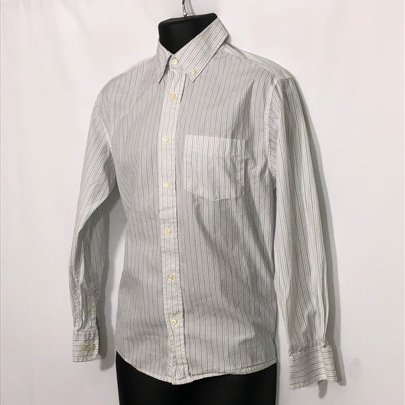 OLD NAVY Going to Goodwill soon…regular fit button down collar shirt - Picture 3 of 8